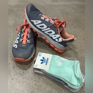 Womens ADIDAS Vigor 6 TR Athletic Shoes & Socks, sz 8.5